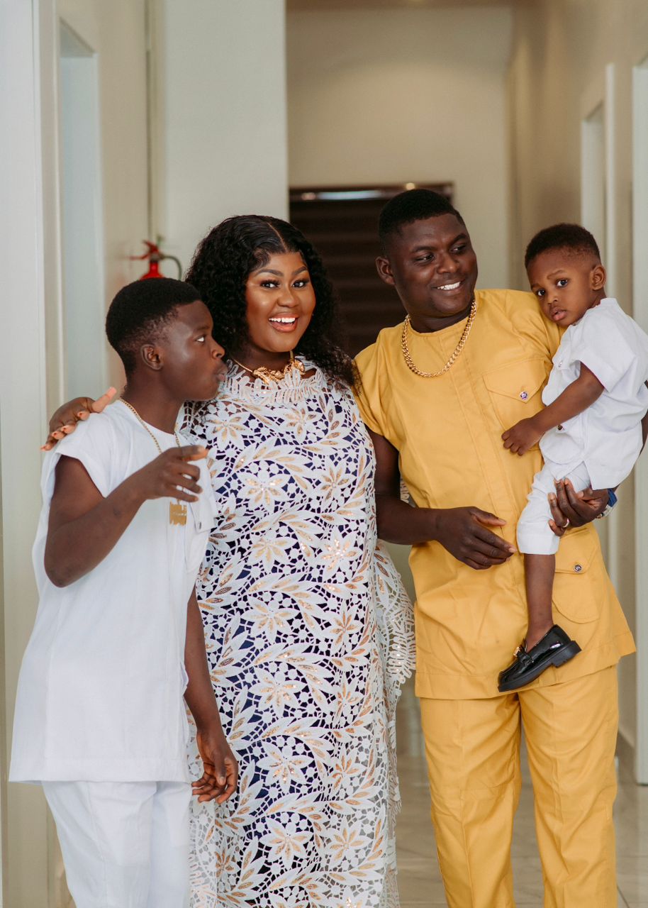 Kolanutboi Biography